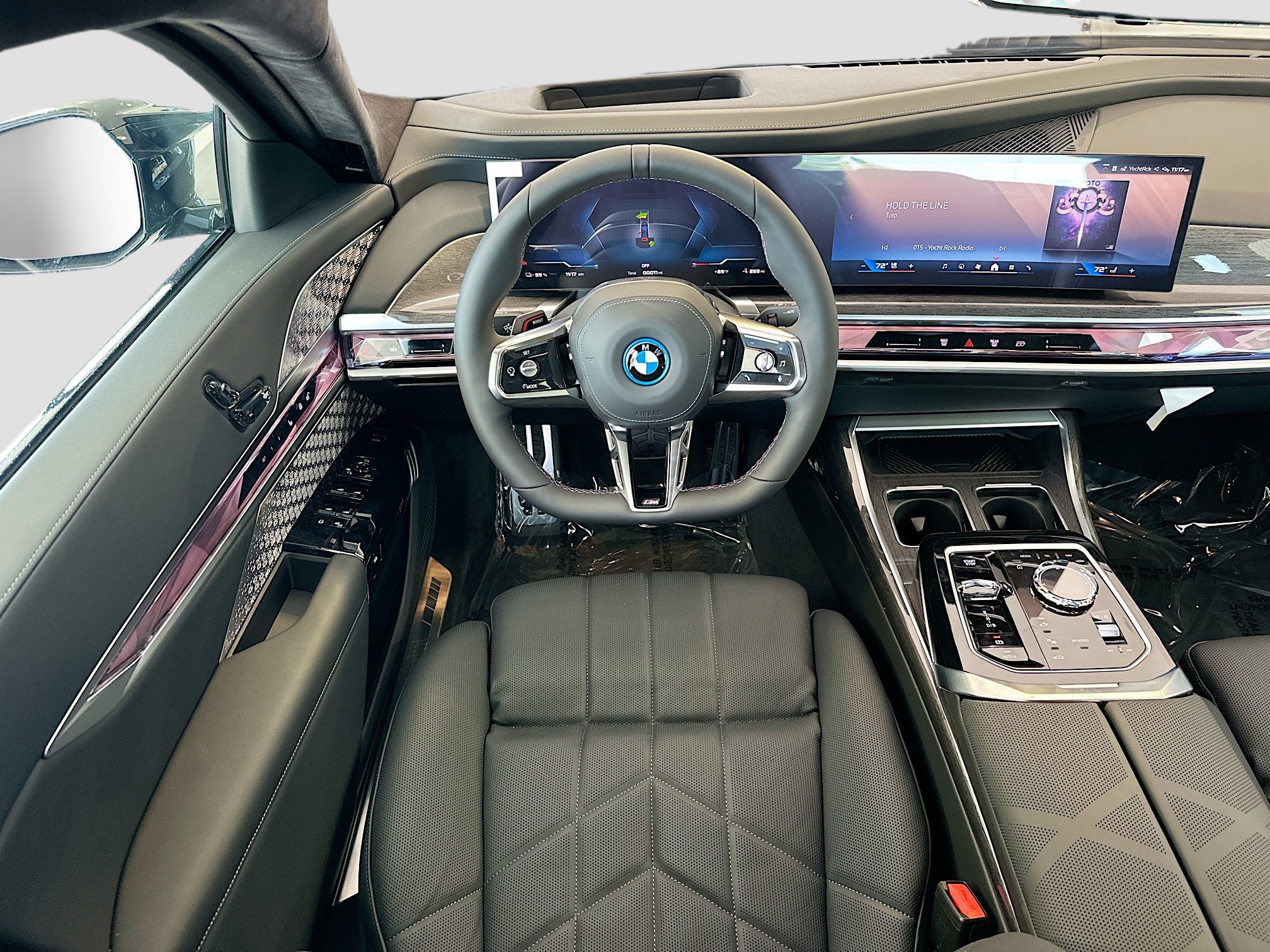 New 2026 BMW i7 M70 AWD/4WD image 19