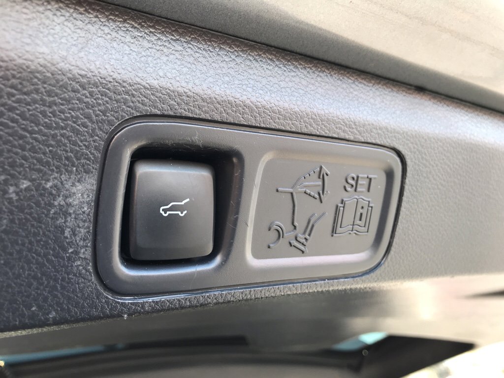 Used 2023 Ford Expedition Limited image 32