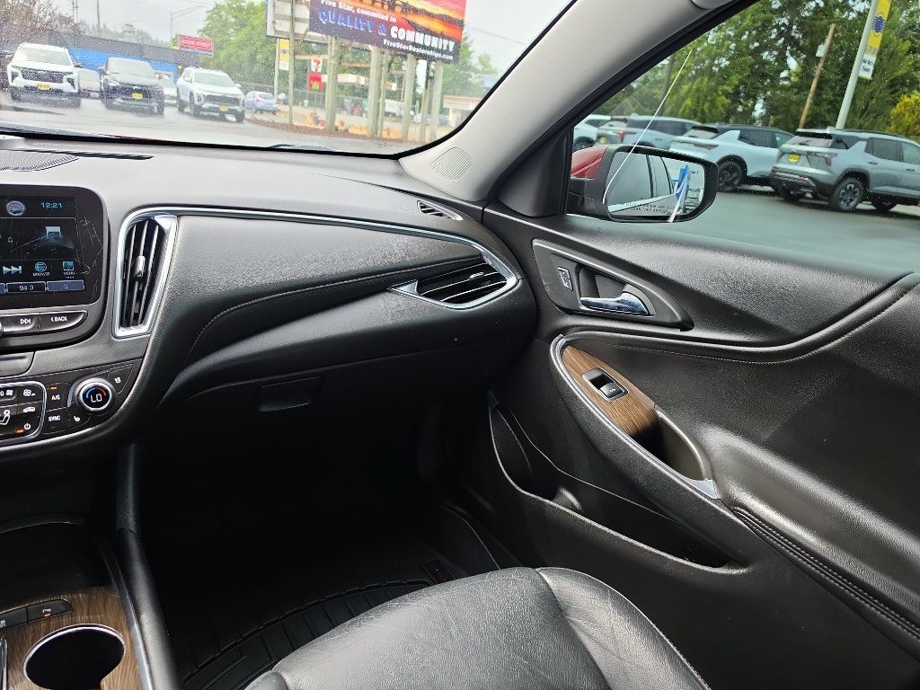 Certified 2017 Chevrolet Malibu Premier w/ Premier Sun and Wheel Package FWD image 21