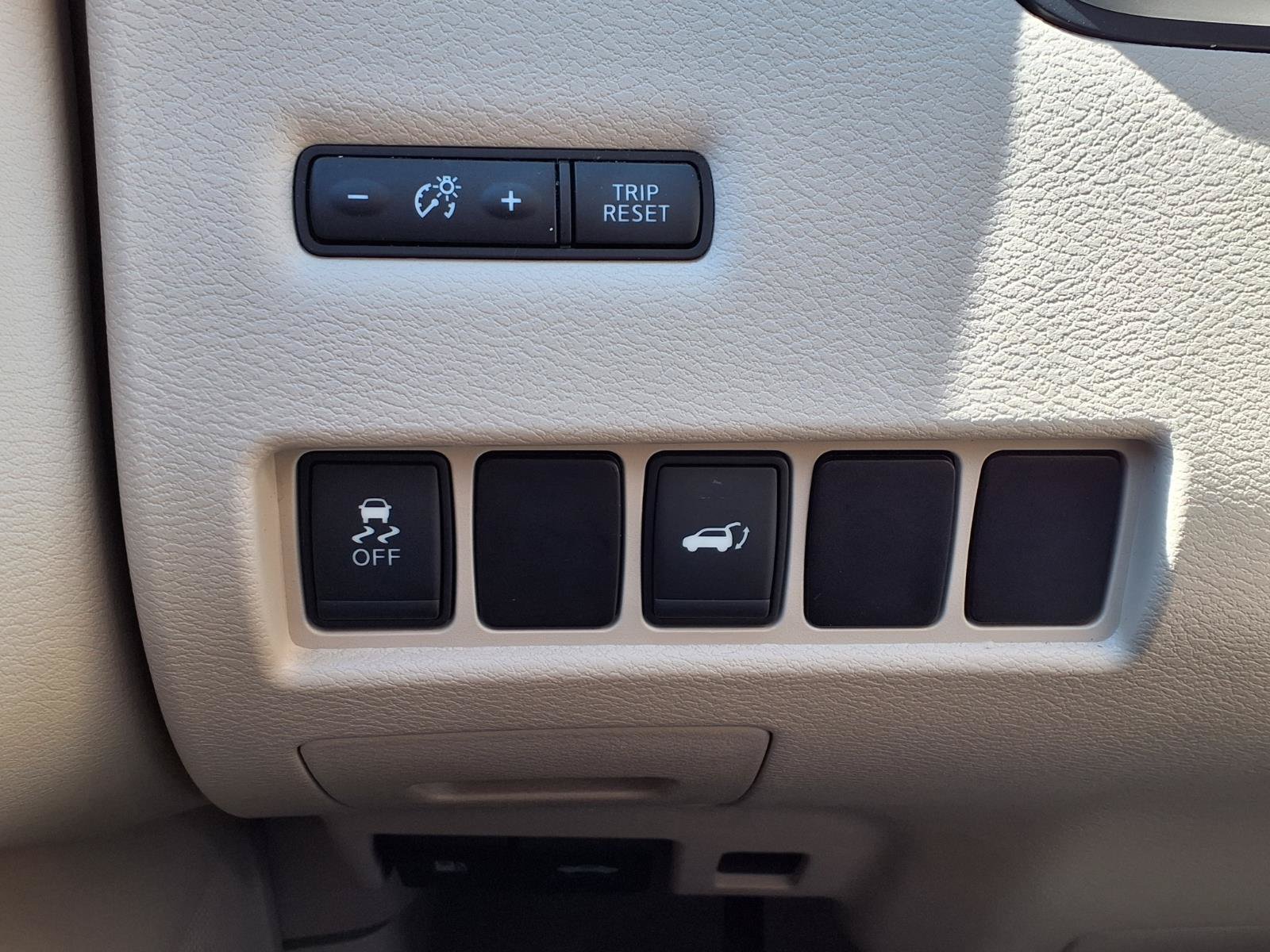 Used 2015 Nissan Murano SL FWD image 25