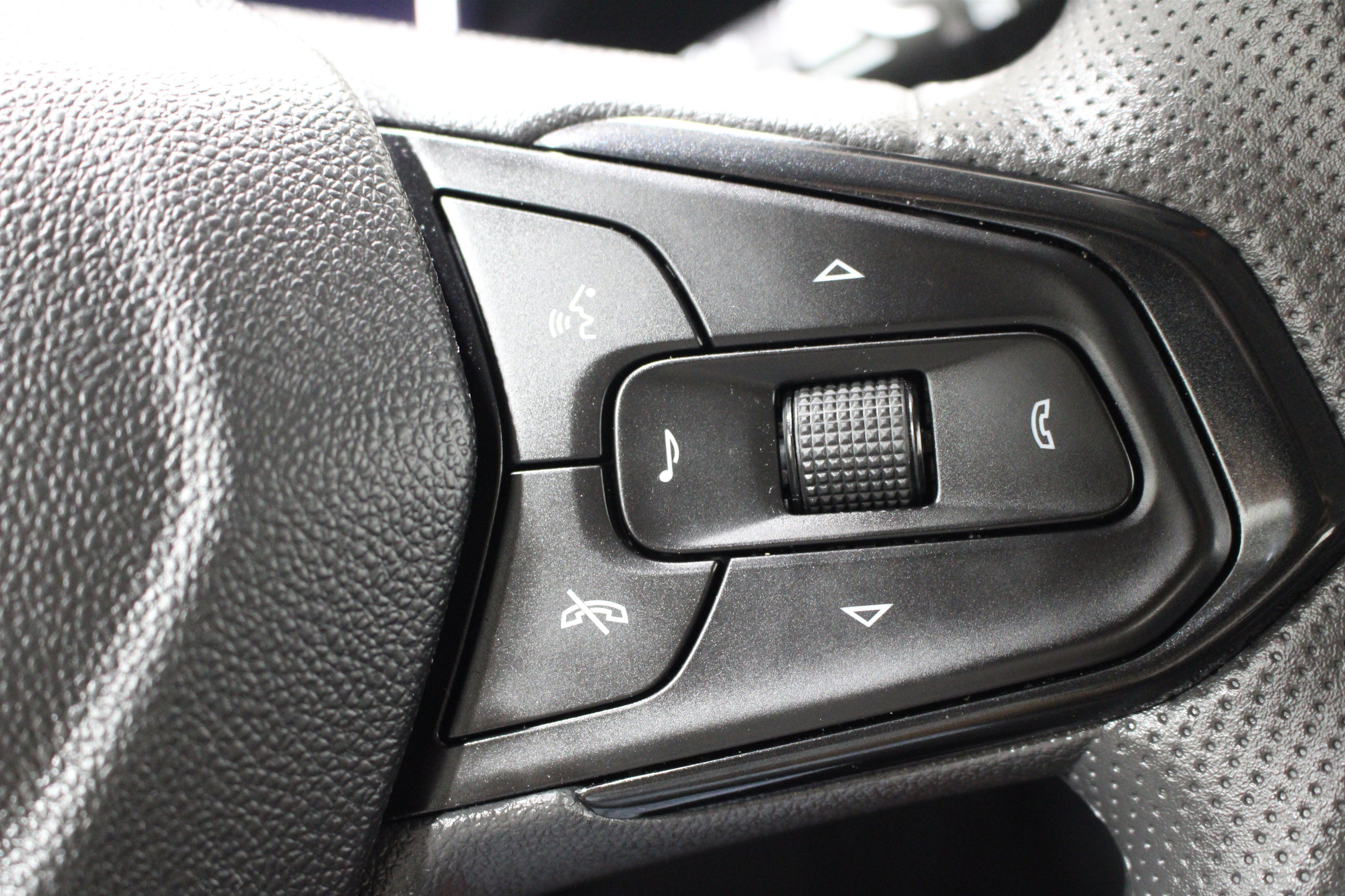 Used 2026 Chevrolet TrailBlazer LS FWD image 13