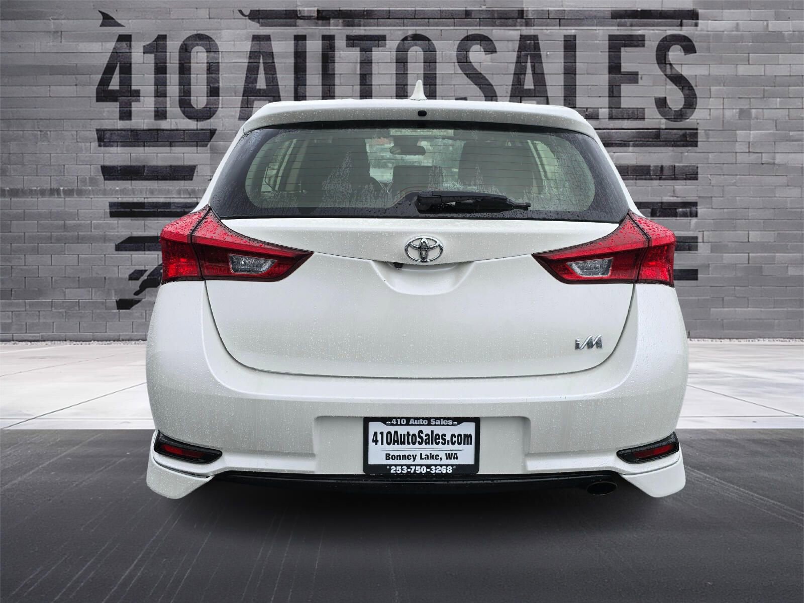 Used 2017 Toyota Corolla iM image 4