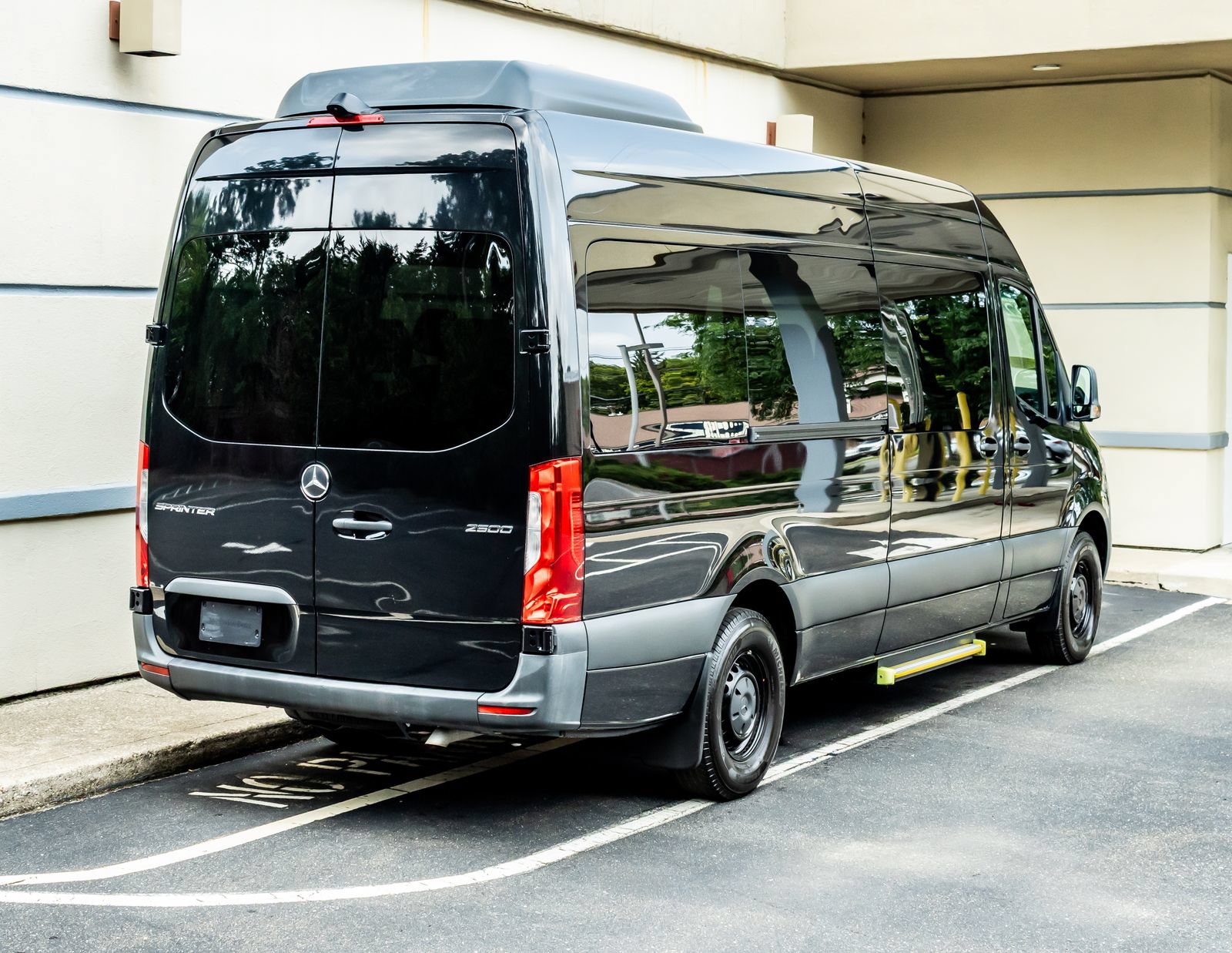 Used 2022 Mercedes-Benz Sprinter 2500 image 7