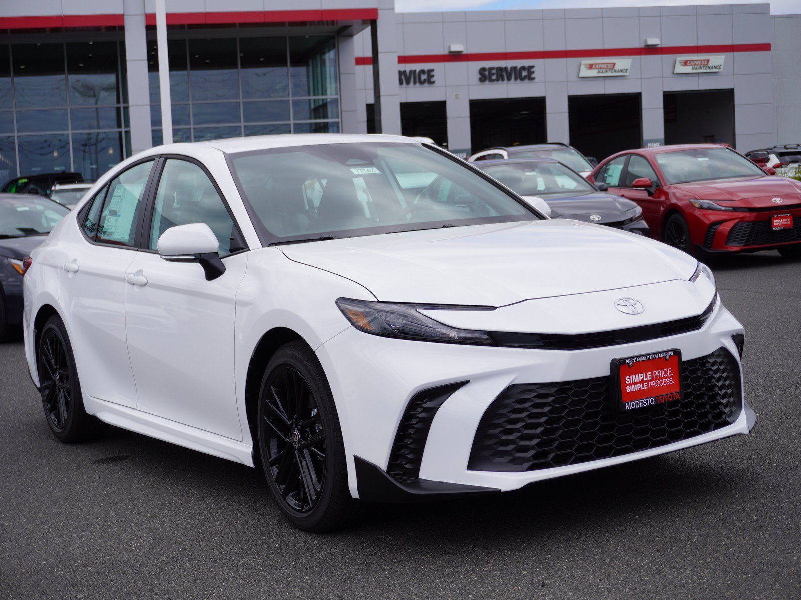 New 2026 Toyota Camry SE FWD image 1