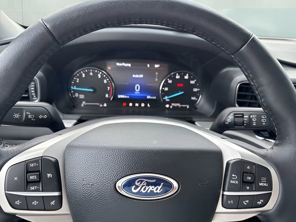 Used 2023 Ford Explorer XLT w/ Equipment Group 202A image 12