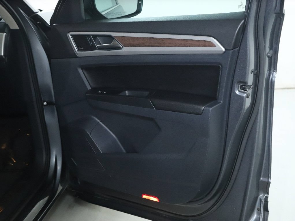 Used 2018 Volkswagen Atlas SEL Premium AWD/4WD image 35