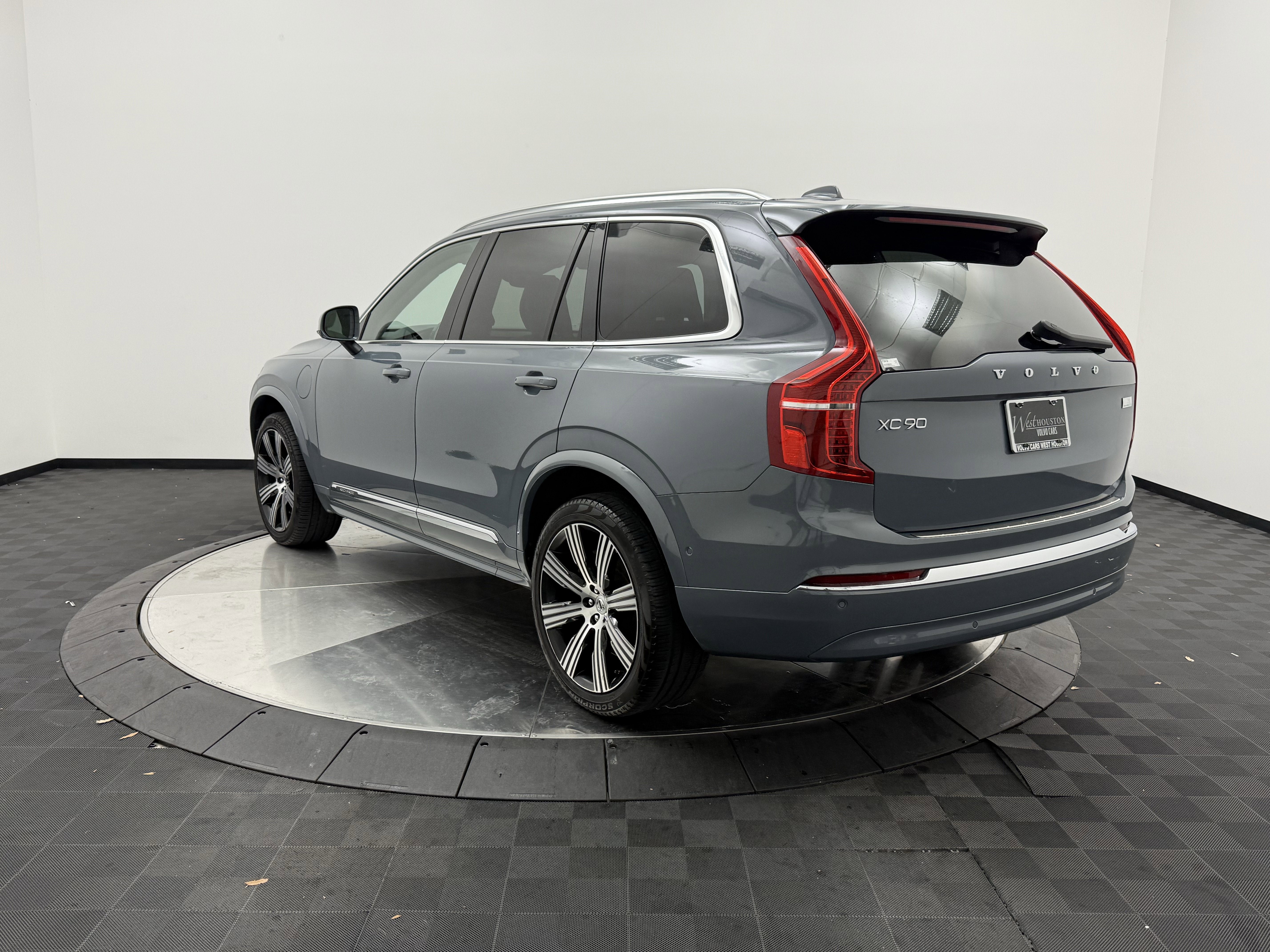 Used 2023 Volvo XC90 T8 Plus w/ Protection Package Premier AWD/4WD image 5