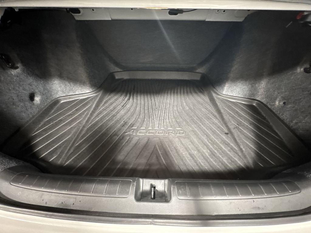 Used 2022 Honda Accord LX image 29