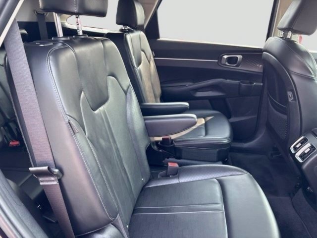 Used 2025 Kia Sorento X-Line EX AWD/4WD image 32