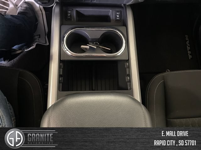 Used 2019 Nissan Titan SV w/ SV Convenience Package AWD/4WD image 27