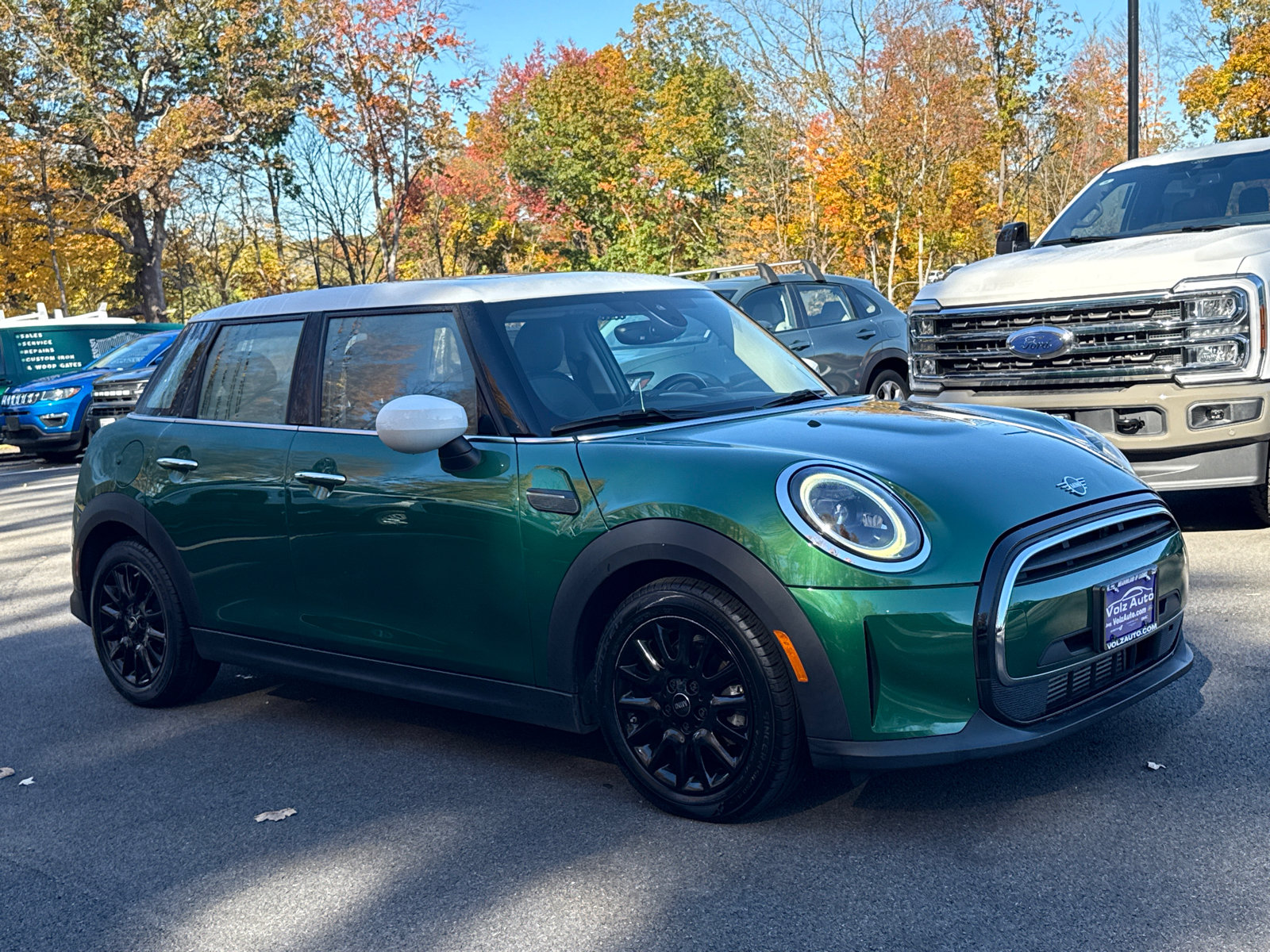 Used 2023 MINI Cooper 4-Door Hardtop FWD image 1