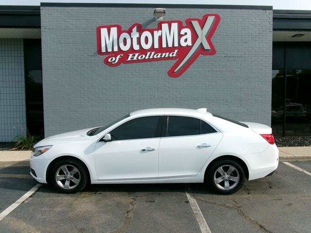 Used 2016 Chevrolet Malibu LT FWD image 1