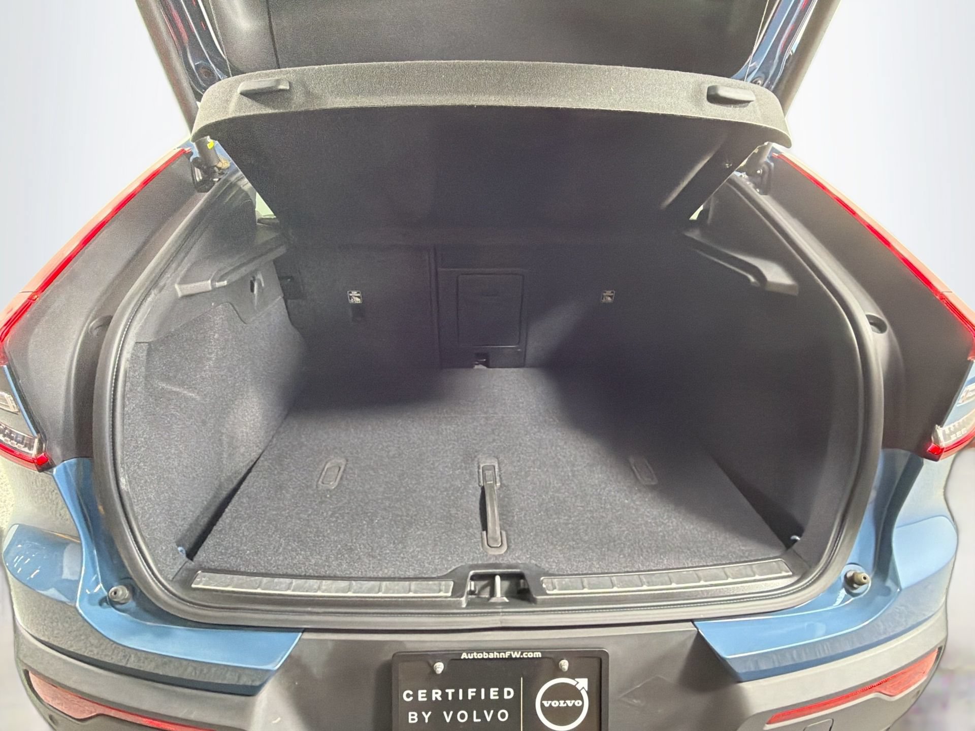Certified 2023 Volvo C40 P8 Recharge Ultimate AWD/4WD image 28