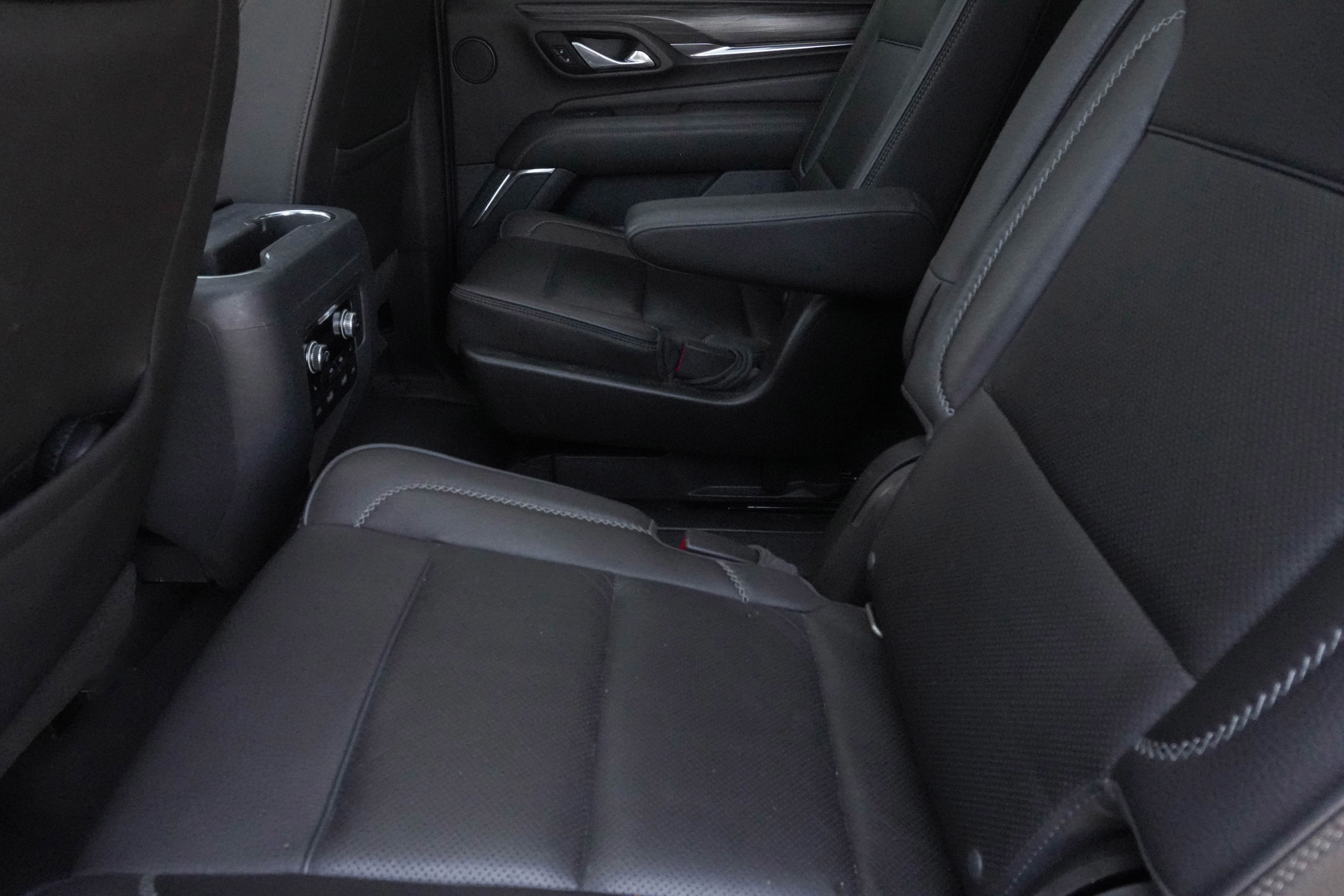Used 2021 GMC Yukon Denali w/ Denali Premium Package RWD image 32