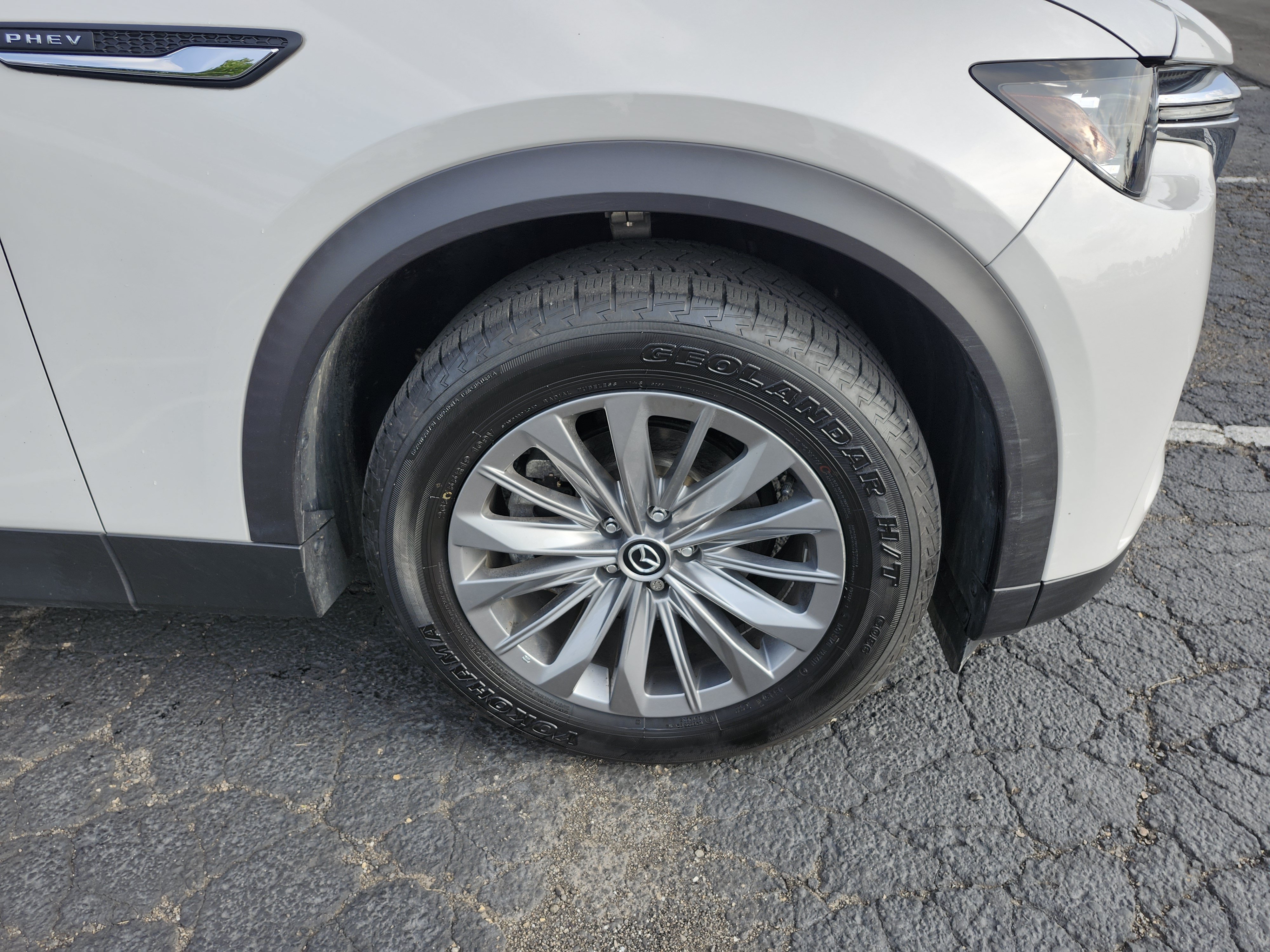 Used 2024 MAZDA CX-90 Plug-In Hybrid w/ Preferred AWD/4WD image 11