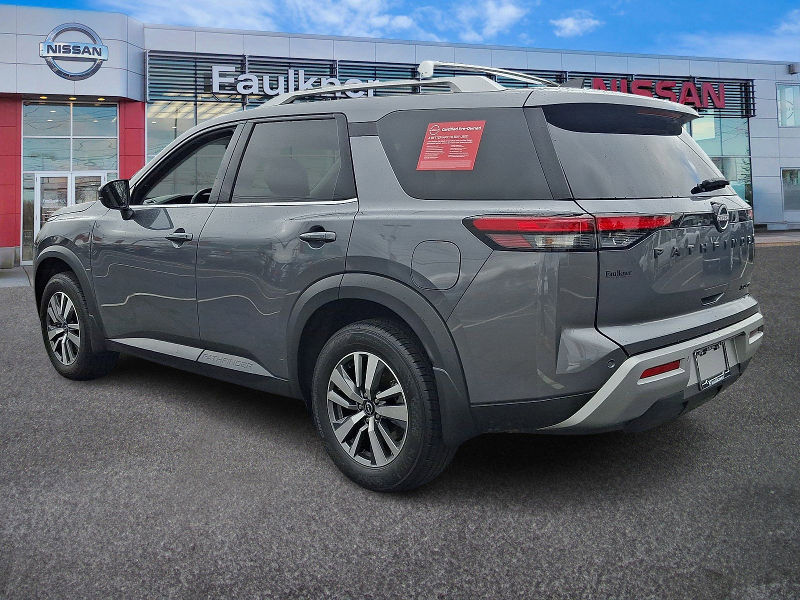 Certified 2025 Nissan Pathfinder SL w/ Black Appearance Package AWD/4WD image 4
