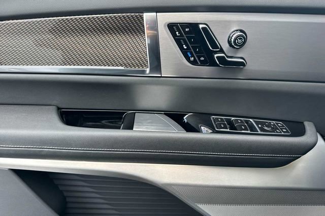 New 2026 Cadillac Vistiq Luxury w/ LPO, Floor Liner Package image 11