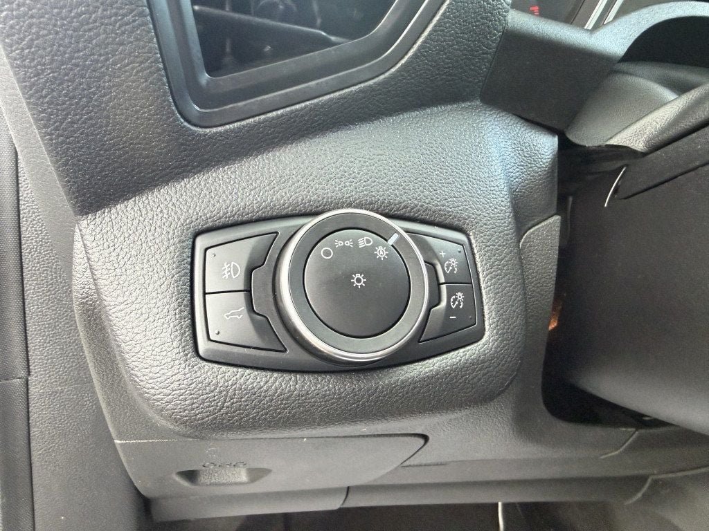 Used 2019 Ford Escape SE FWD image 10