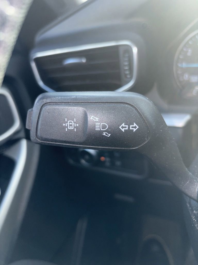 Used 2021 Ford Explorer XLT w/ Equipment Group 202A image 28