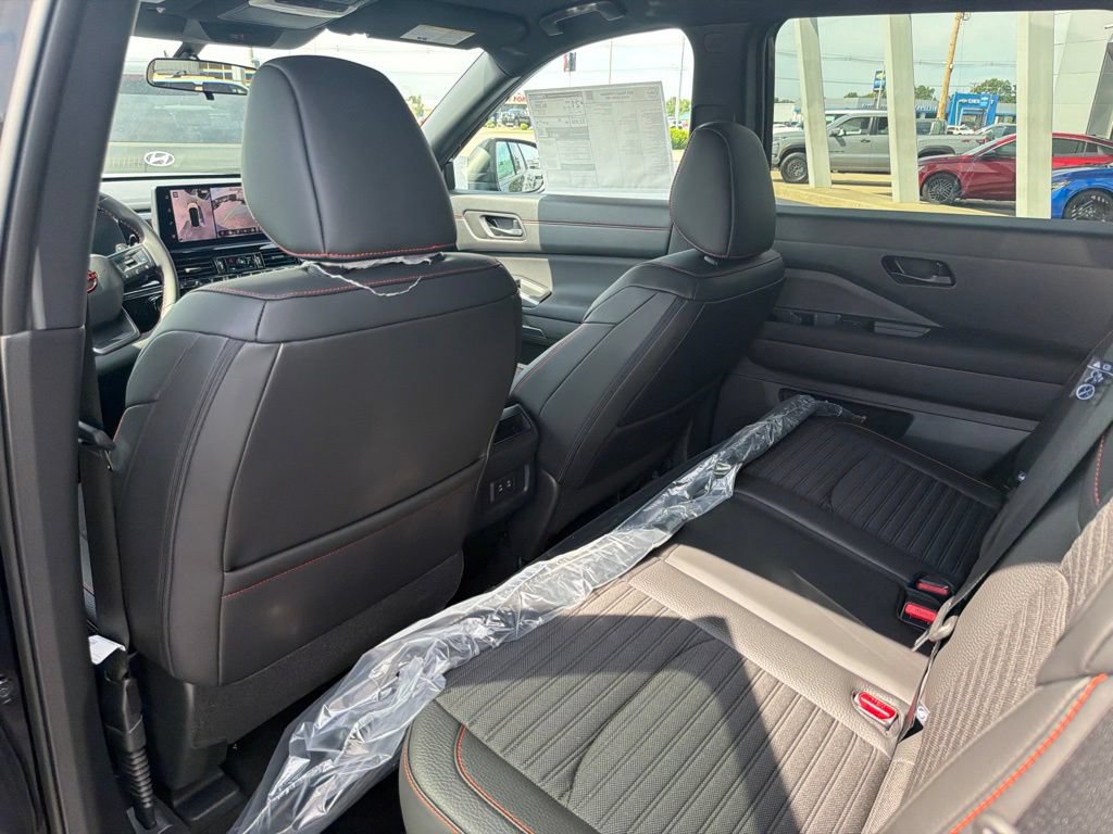 New 2026 Nissan Pathfinder Rock Creek AWD/4WD image 15