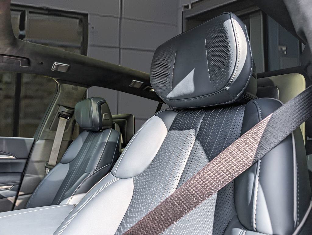 New 2026 Cadillac Escalade IQ Luxury 2 AWD/4WD image 11