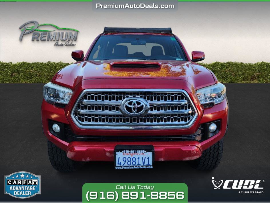 Used 2017 Toyota Tacoma TRD Off-Road image 8