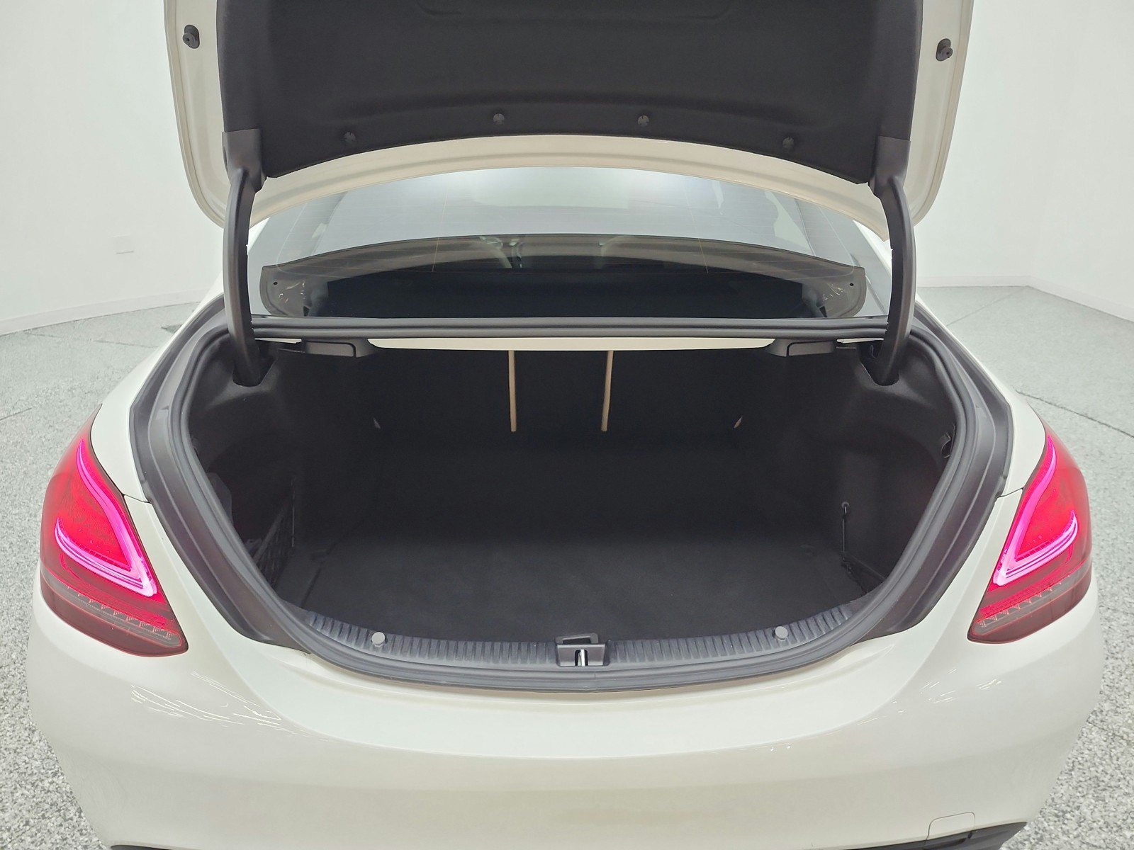 Used 2021 Mercedes-Benz C 300 Sedan image 18