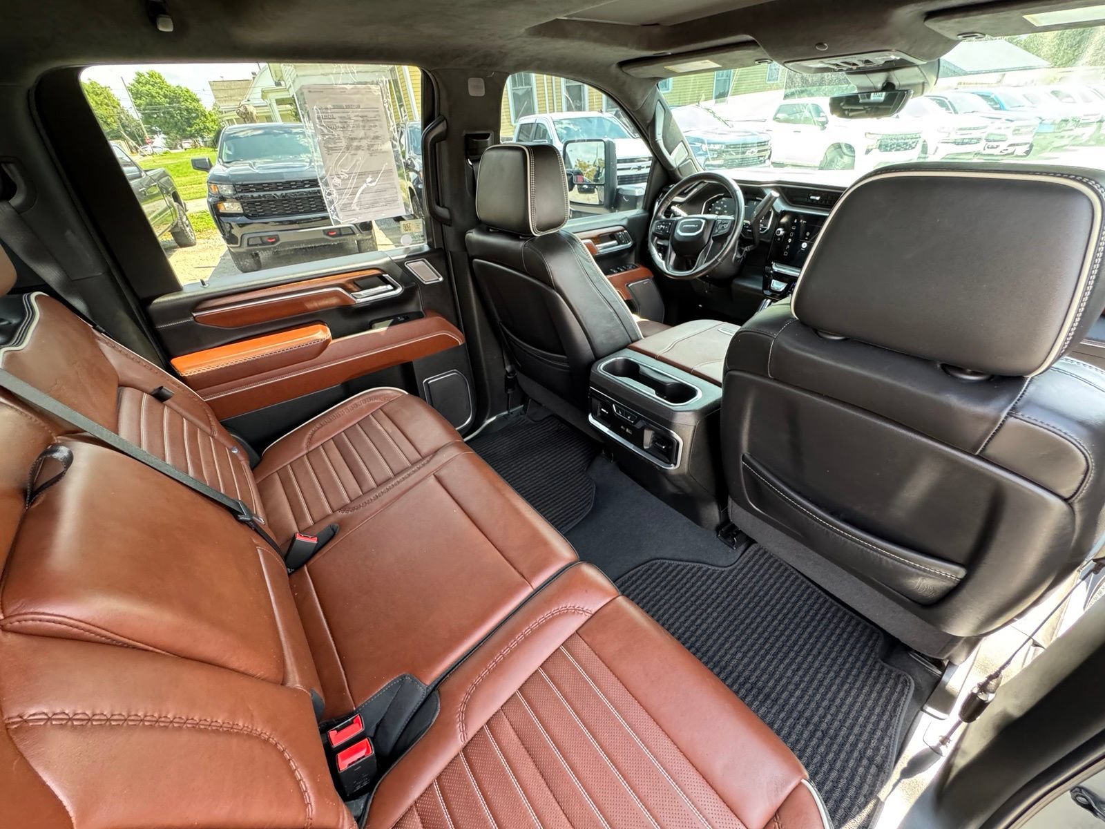 Used 2024 GMC Sierra 3500 Denali Ultimate AWD/4WD image 36