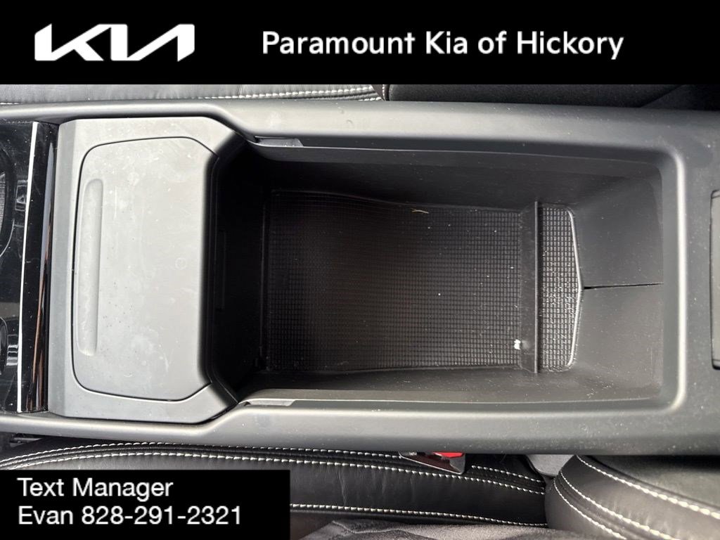 Used 2021 Volvo XC40 T5 R-Design w/ Advanced Package image 28