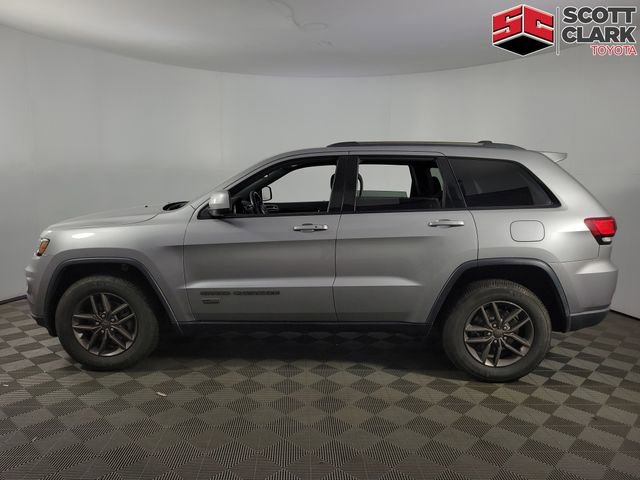 Used 2016 Jeep Grand Cherokee Laredo 75th Anniversary AWD/4WD image 4
