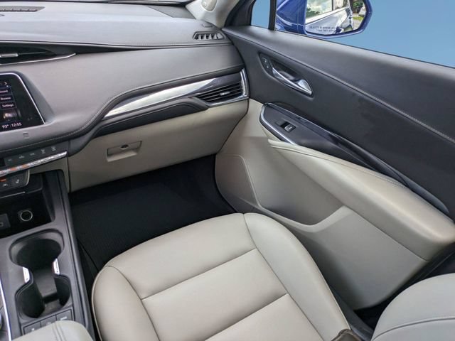 Used 2021 Cadillac XT4 Luxury w/ Cold Weather Package AWD/4WD image 18