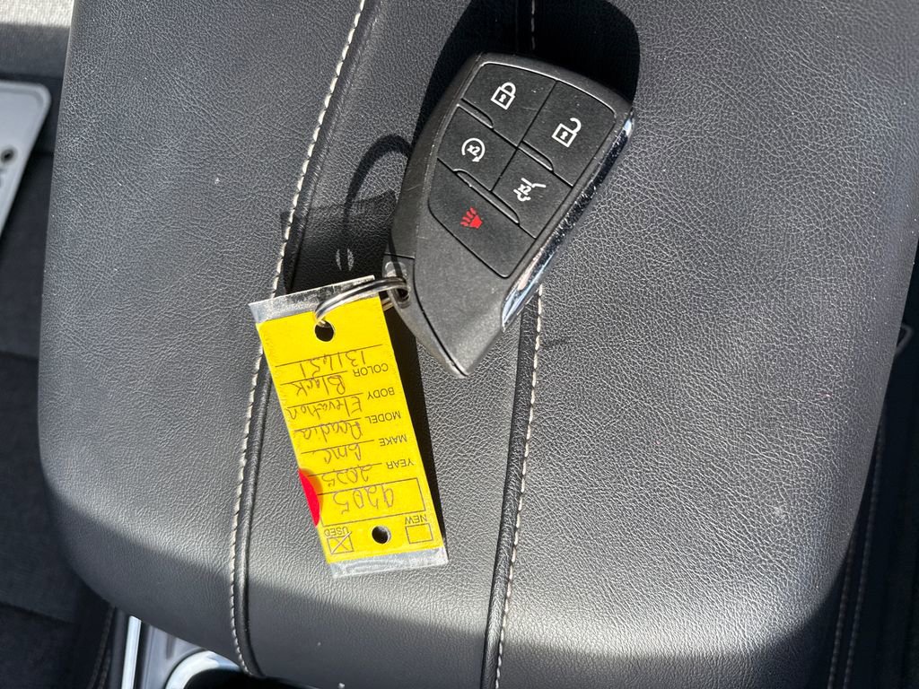 Used 2025 GMC Acadia Elevation image 31