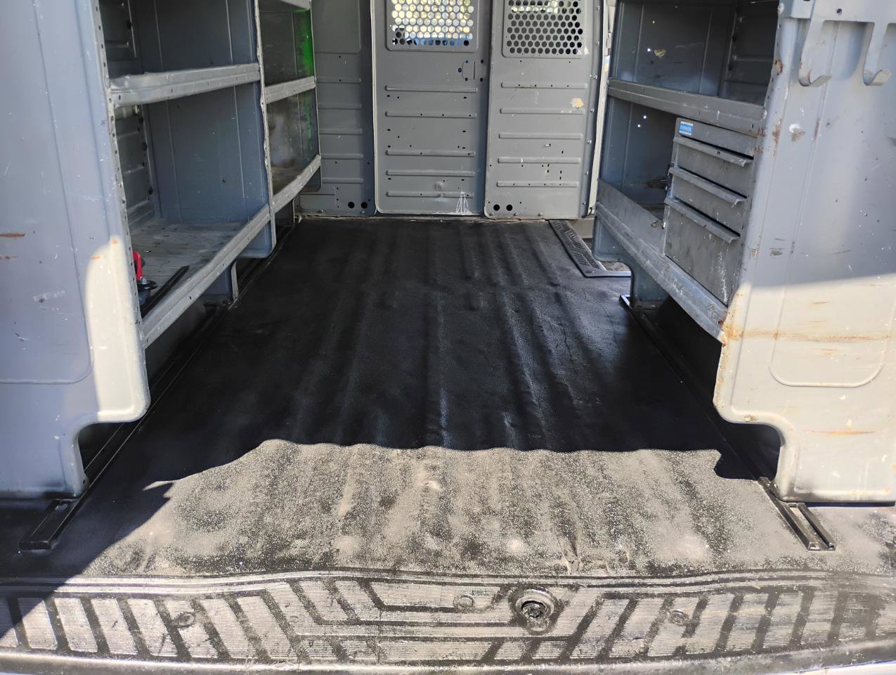 Used 2015 Ford Transit 150 130 Low Roof RWD image 25
