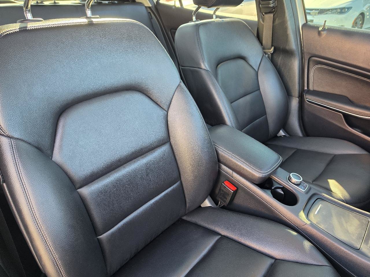 Used 2015 Mercedes-Benz GLA 250 4MATIC image 31