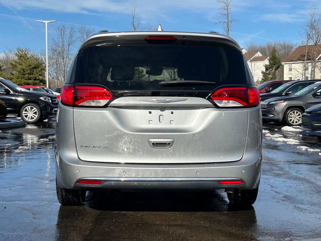 Used 2017 Chrysler Pacifica Touring-L Plus w/ Advanced Safetytec Group image 6