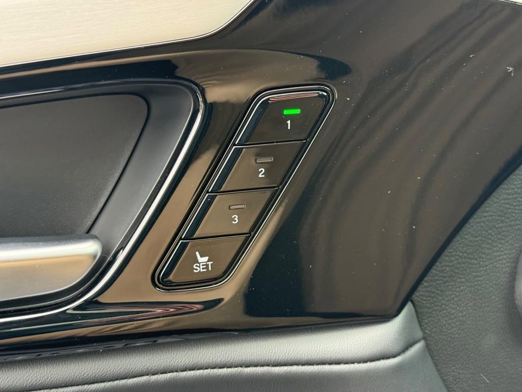 Certified 2026 Acura MDX w/ Technology Package image 15