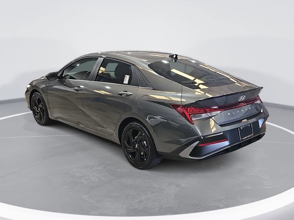 New 2026 Hyundai Elantra SEL Sport Premium FWD image 7