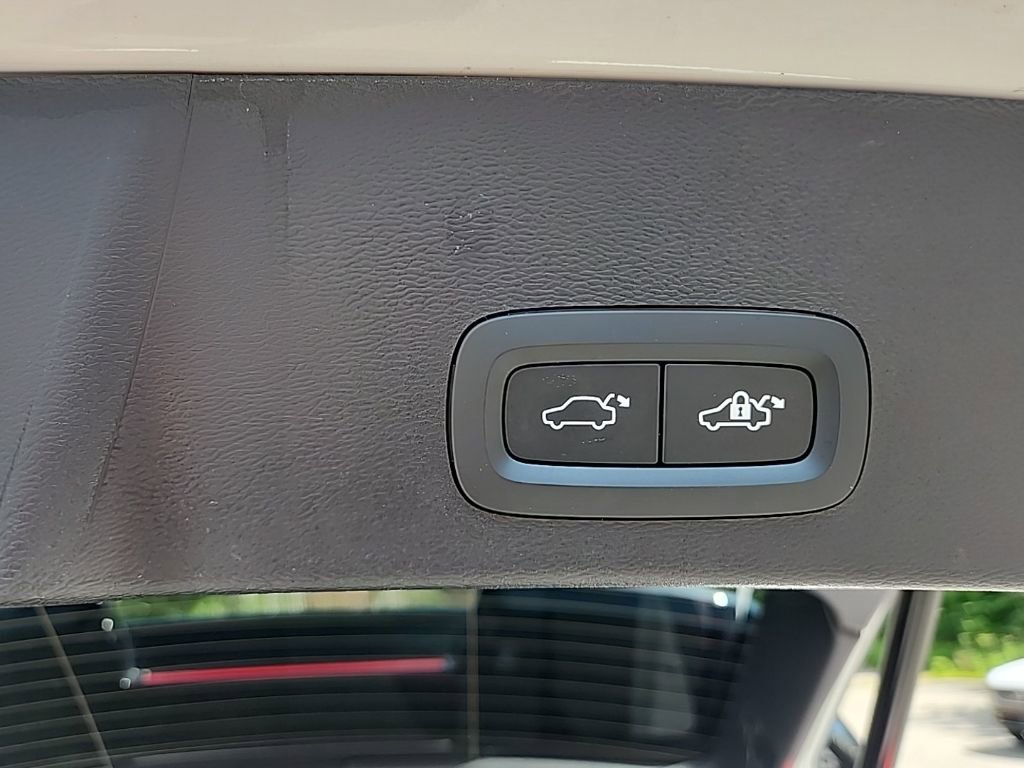 Certified 2024 Volvo XC40 Recharge Ultimate AWD/4WD image 39