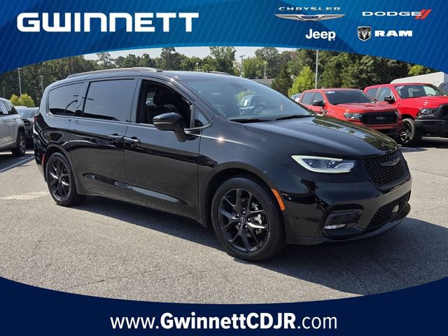 Used 2026 Chrysler Pacifica Limited w/ S Appearance Package FWD image 1