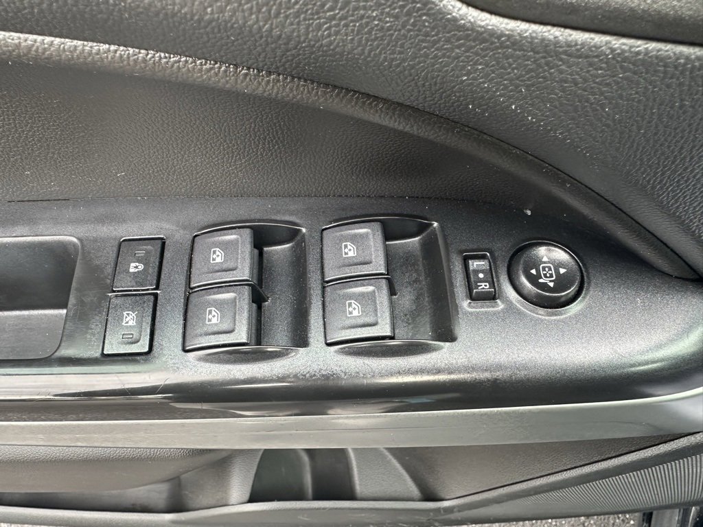 Used 2022 Chevrolet Colorado LT w/ LT Convenience Package image 16