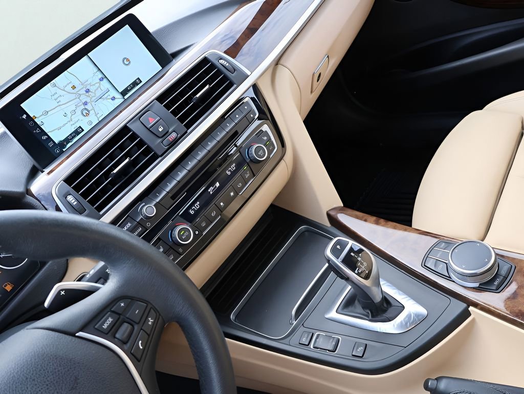 Used 2017 BMW 330i xDrive Sedan image 41