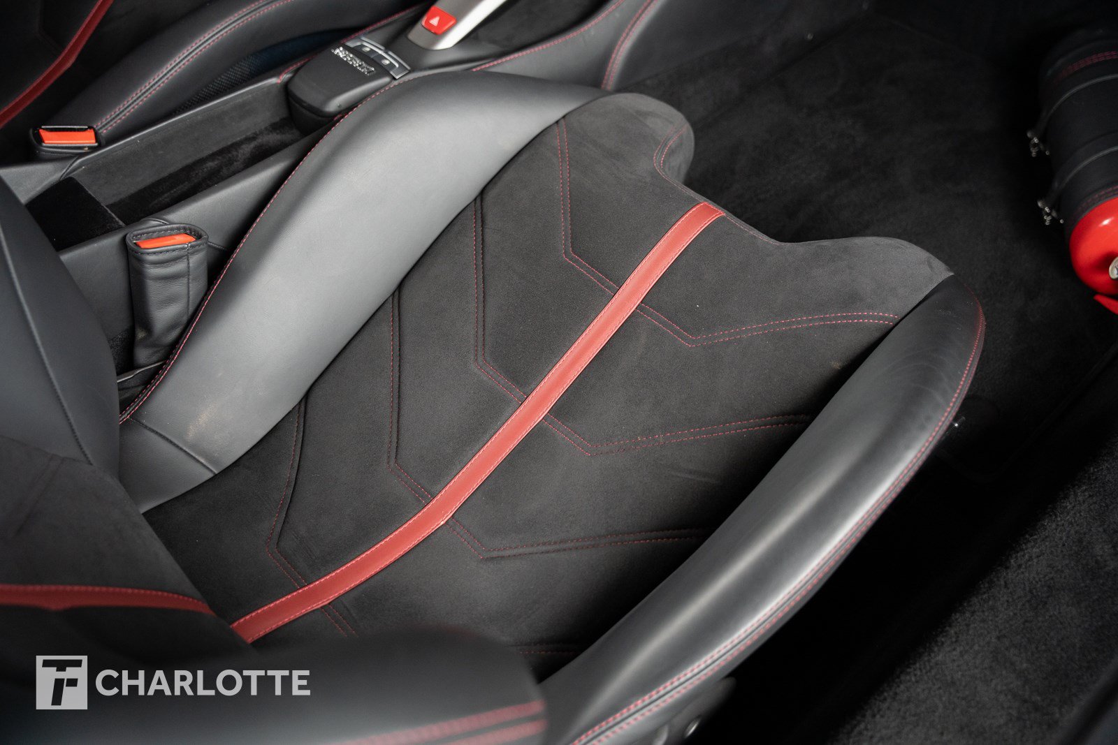 Used 2017 Ferrari 488 GTB RWD image 33