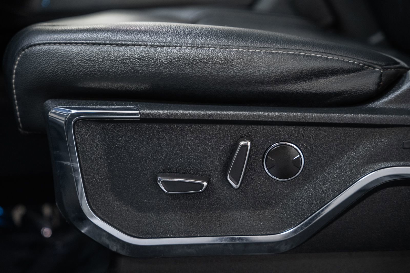 Used 2023 Ford F150 Lariat w/ Equipment Group 502A High image 39