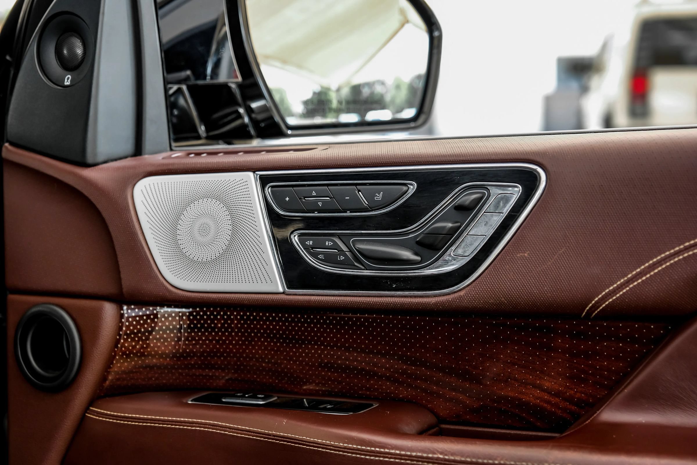 Used 2019 Lincoln Navigator Black Label w/ Cargo Package AWD/4WD image 63