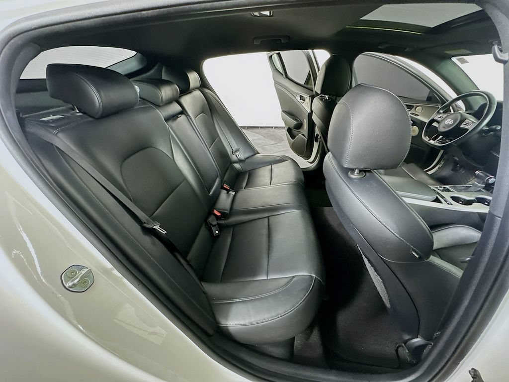Used 2020 Kia Stinger GT1 RWD image 11