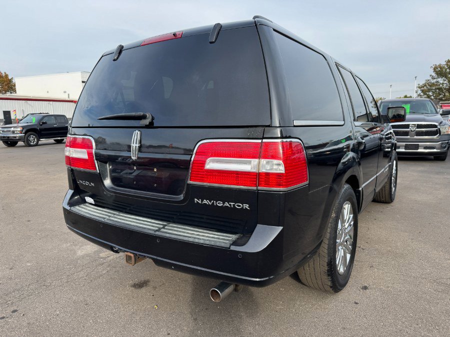 Used 2010 Lincoln Navigator 4WD image 5