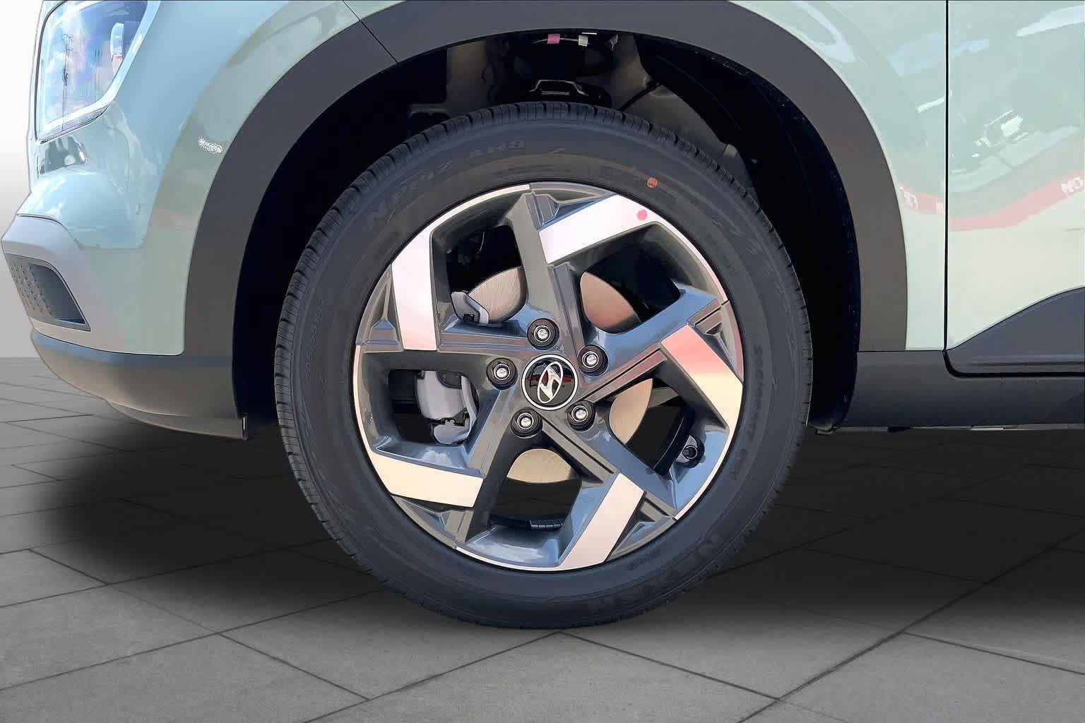 New 2026 Hyundai Venue SEL FWD image 11