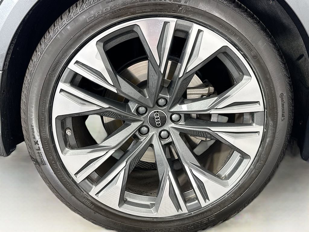 Certified 2025 Audi Q8 Premium Plus w/ Premium Plus Package image 32