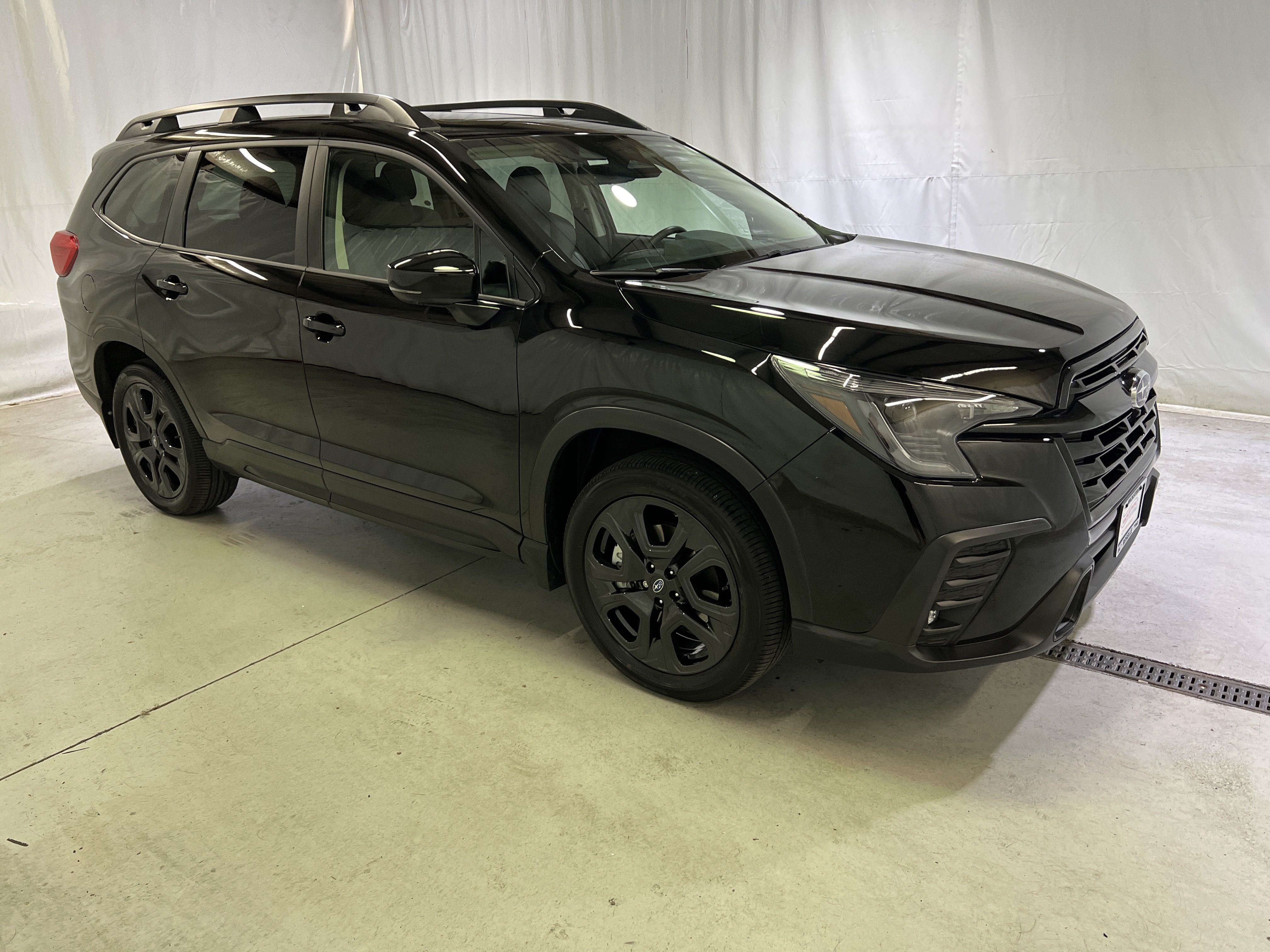 Used 2024 Subaru Ascent Onyx Edition Limited w/ Popular Package Onyx AWD/4WD image 2