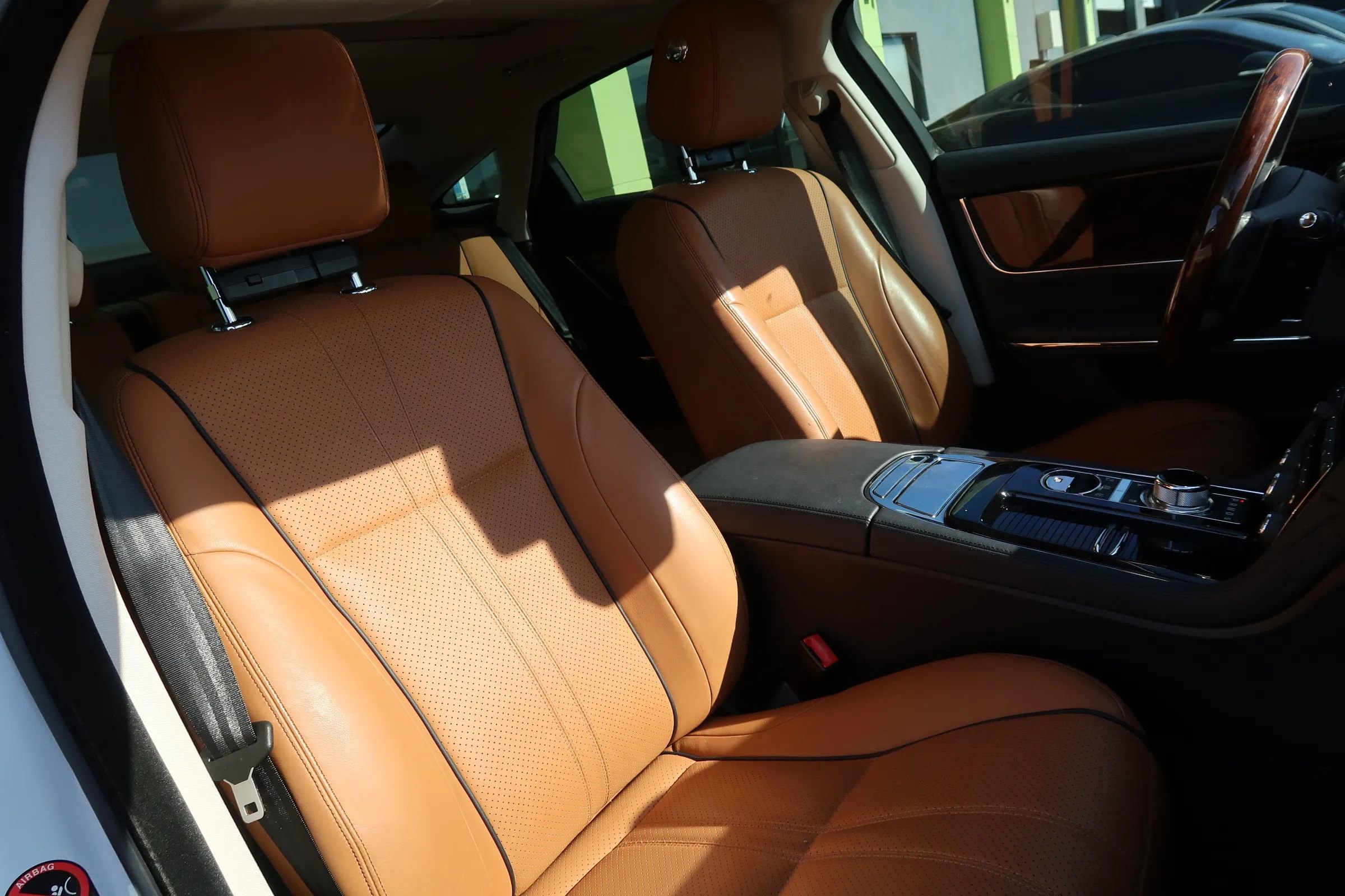 Used 2019 Jaguar XJ R-Sport image 26